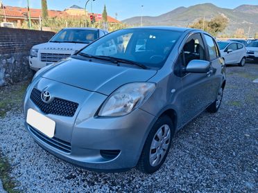 Toyota Yaris 1.0 5 porte