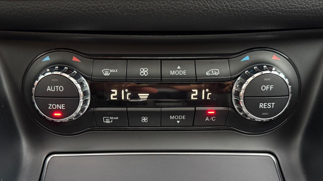 MERCEDES-BENZ GLA 180 1.6 PREMIUM AT7 122CV - FULL LED, PELLE, TETTO, NEOPATENTATI