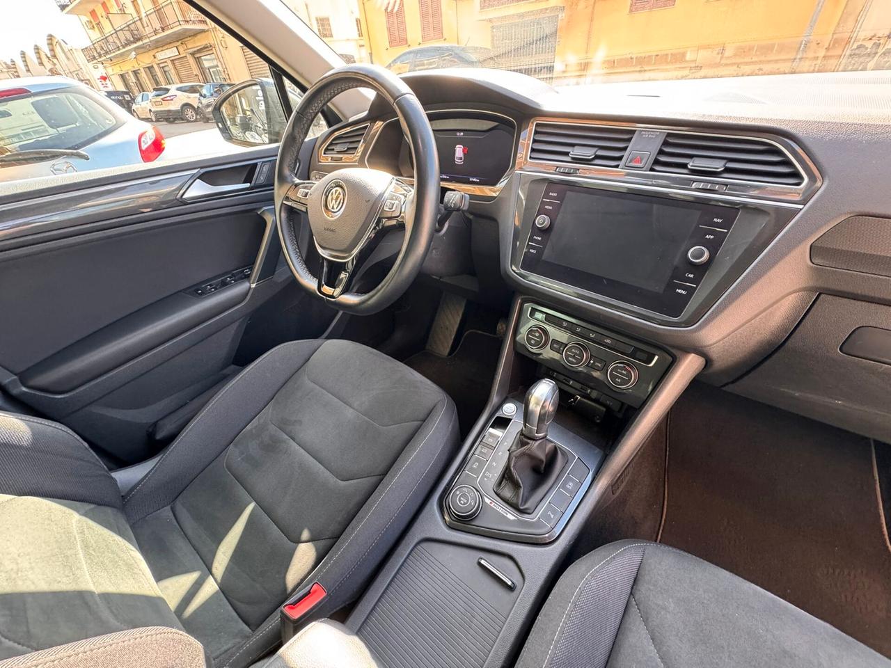 Volkswagen Tiguan 2.0 TDI SCR DSG 4MOTION R-Line TUA DA 305€