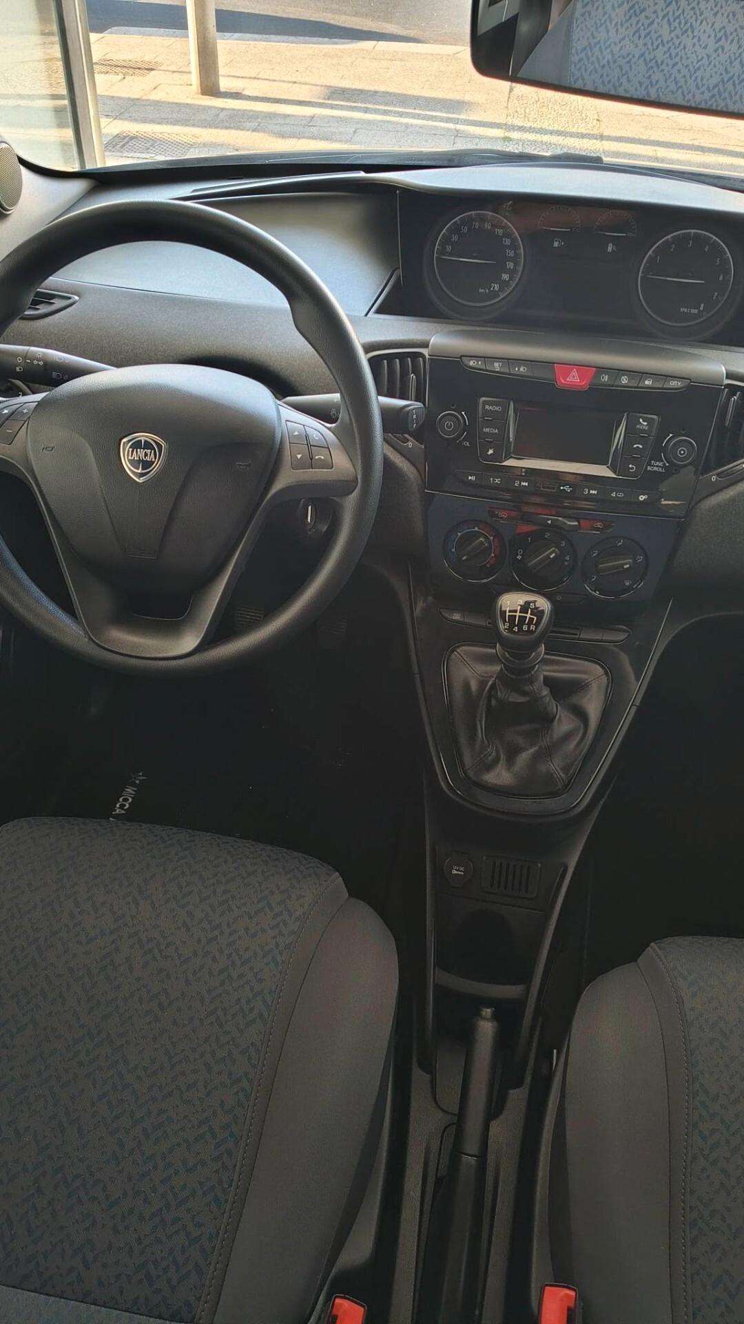 Lancia Ypsilon 1.0 FireFly 5 porte S&S Hybrid Silver Plus