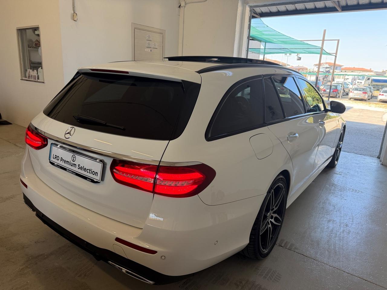 Mercedes E 220d AMG Line Tetto+Pelle+Led +Burmester Top Full