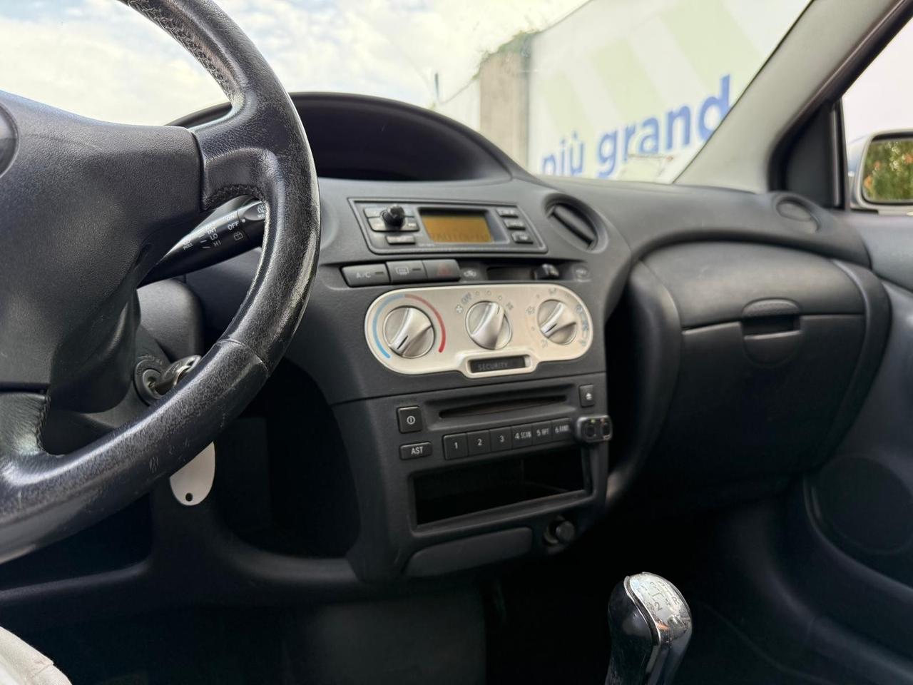 Toyota Yaris 1.4 tdi D-4D cat 5 porte 75cv