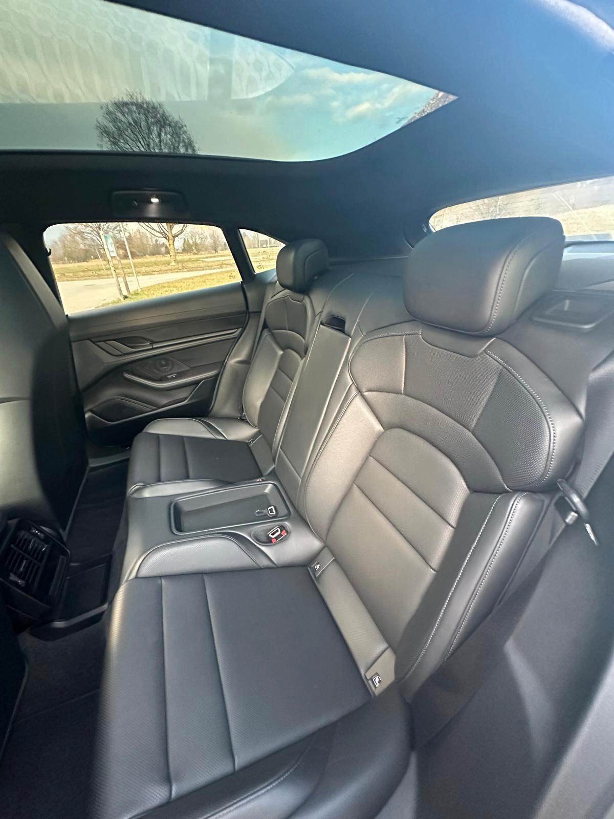 Porsche Taycan 4 Cross Turismo