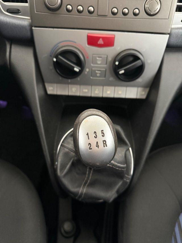 LANCIA Ypsilon 1.2 .Argento