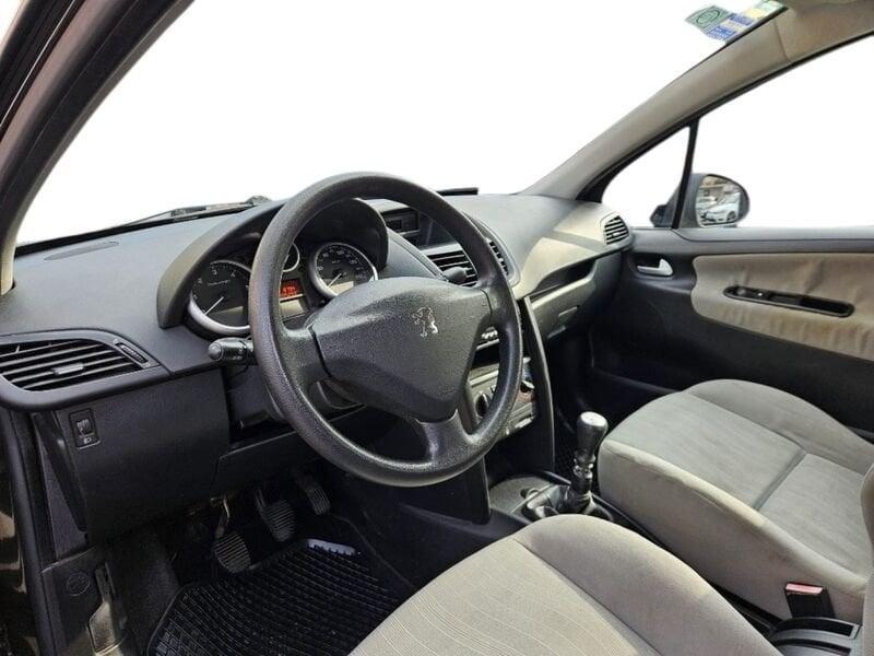 Peugeot 207 1.4 HDi 70CV 3p. ONE Line
