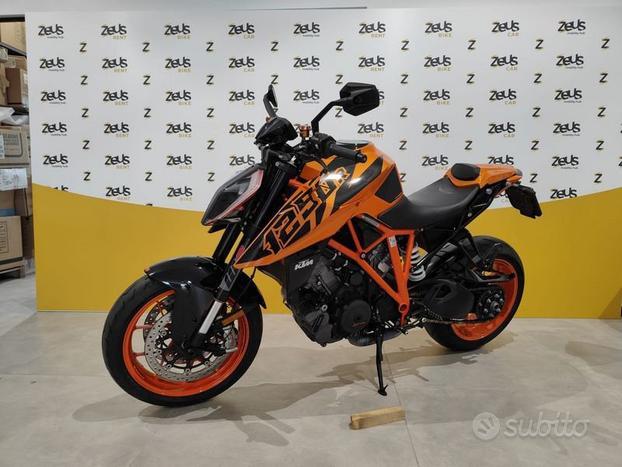 KTM 1290 Super Duke KTM 1290 SUPER DUKE R