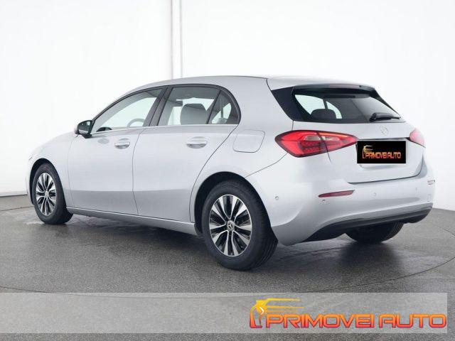 MERCEDES-BENZ A 180 d Business