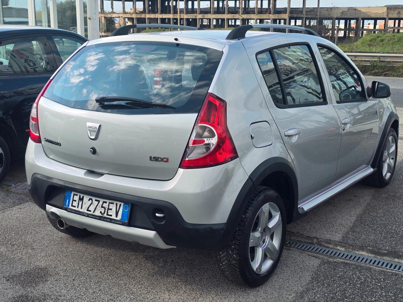 Dacia Sandero 1.5 dCi 75CV Embleme
