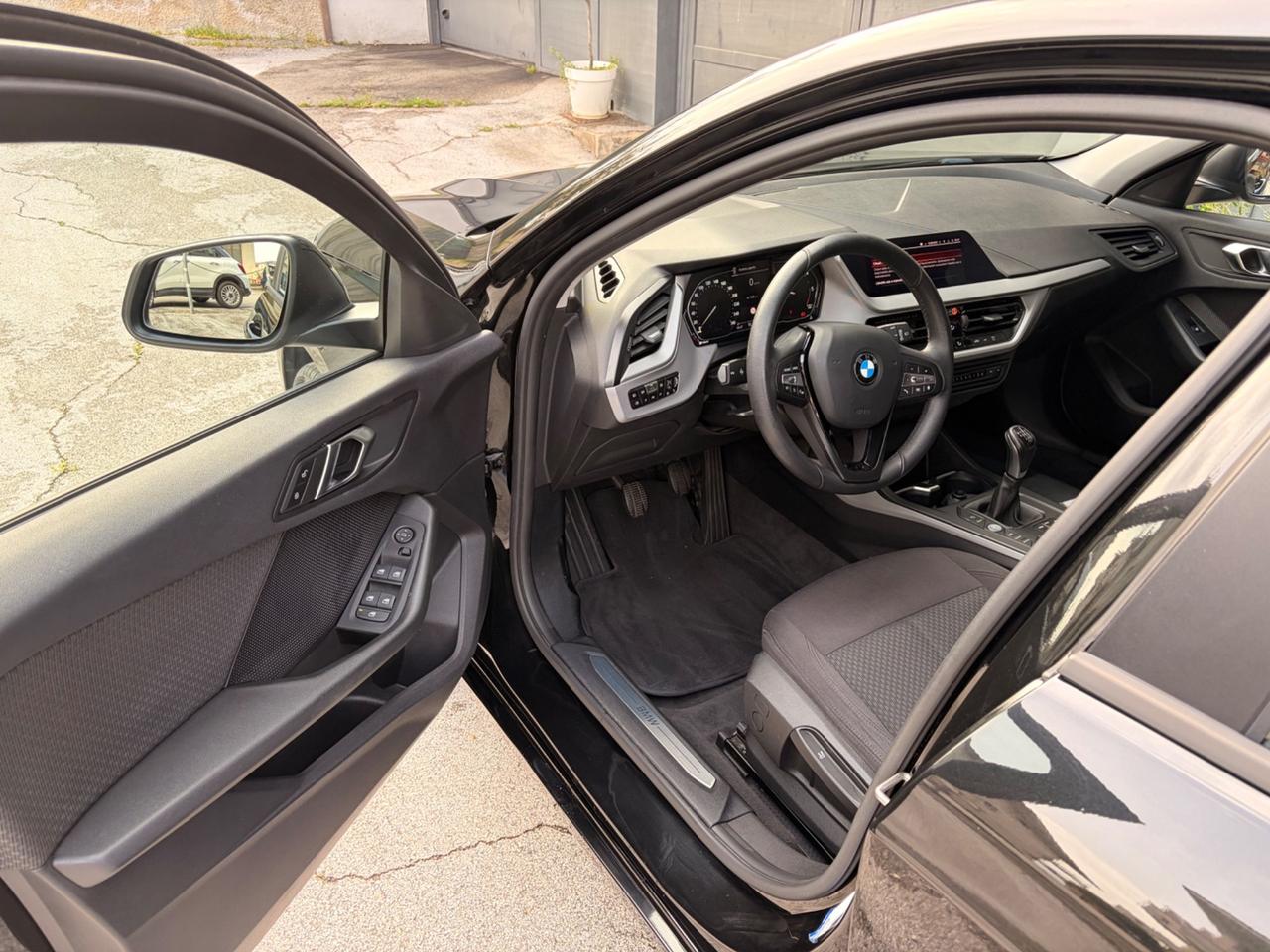 Bmw 116 116d 5p. Advantage