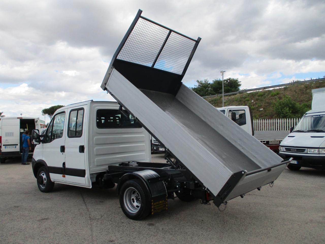 Iveco Daily 35C11 2.3 110CV DOPPIA CABINA 7P RIBALTABILE TRIL