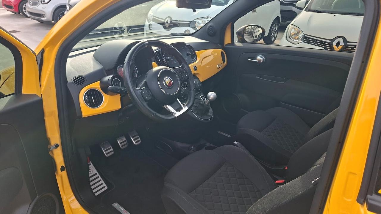 Abarth 595 1.4 Turbo T-Jet 165 CV con tetto apribile