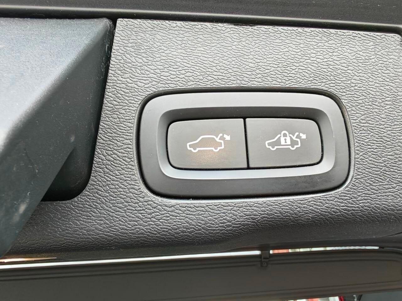 VOLVO XC60 (2017-->) XC60 B5 AWD automatico Ult...