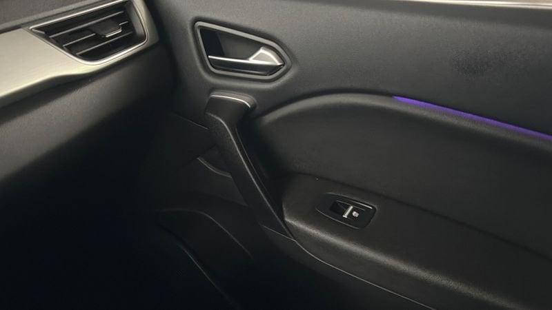 Renault Captur 1.6 E-TECH Hybrid Intens Auto 145cv 1.6 E-Tech hybrid Intens 145cv auto