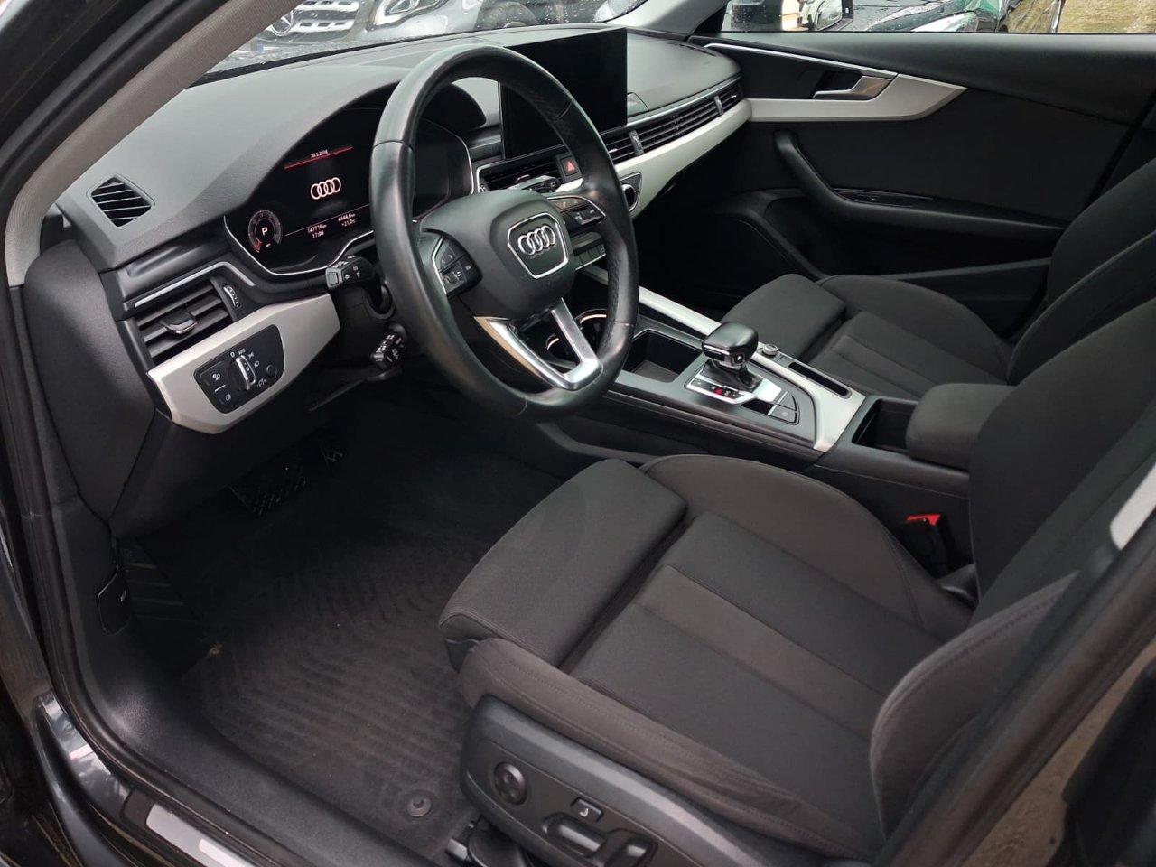 Audi A4 Avant 30 2.0 tdi mhev Business Advanced 136cv s-tronic