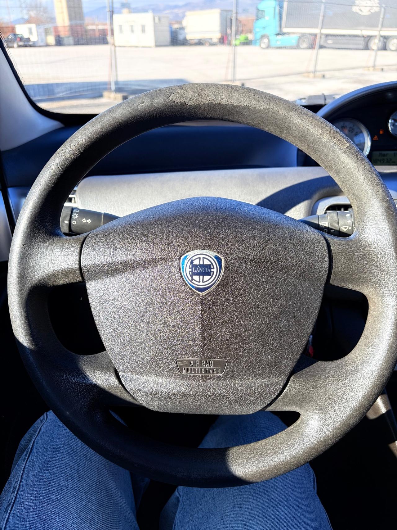 Lancia Ypsilon 1.2 Argento