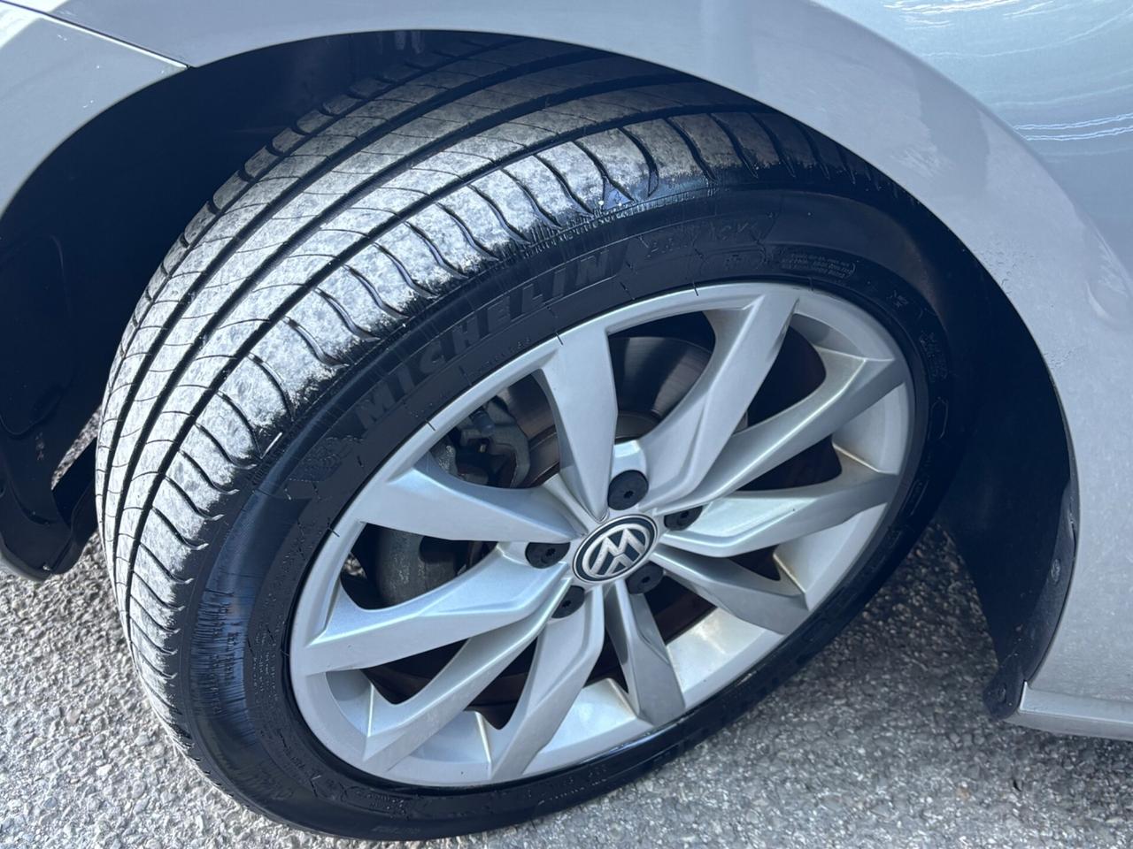 Volkswagen Golf 1.4 TSI 125CV 5p. Highline OK NEOPATENTATI