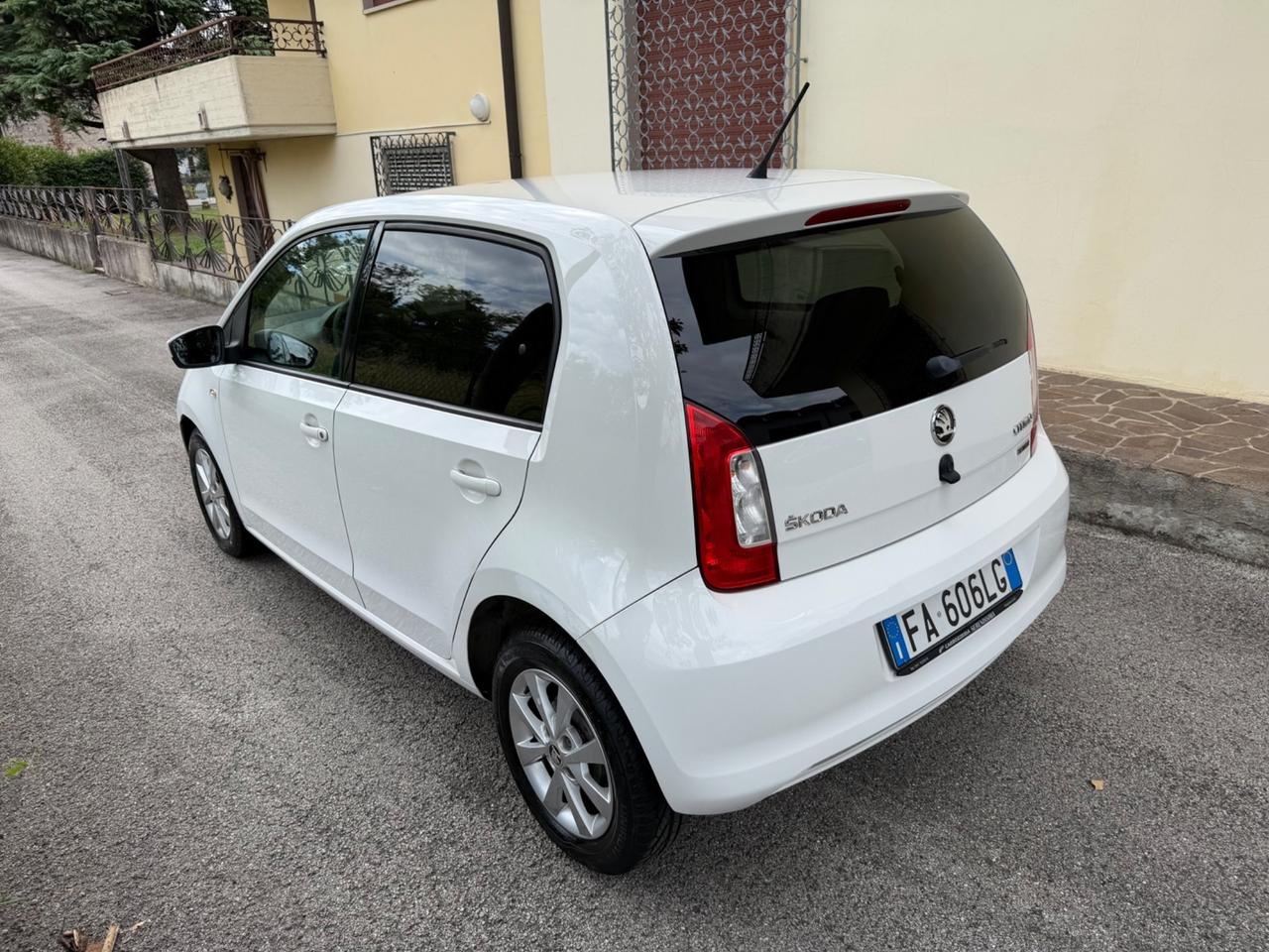 Skoda Citigo 1.0 68 CV 5 porte Active G-Tec