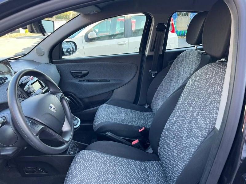 Lancia Ypsilon 1.0 FireFly 70cv Hybrid Silver Plus