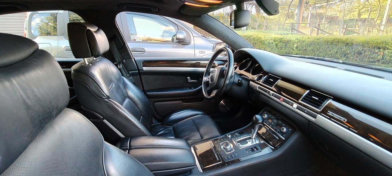 Audi A8 S8 5.2 V10 quattro tiptronic