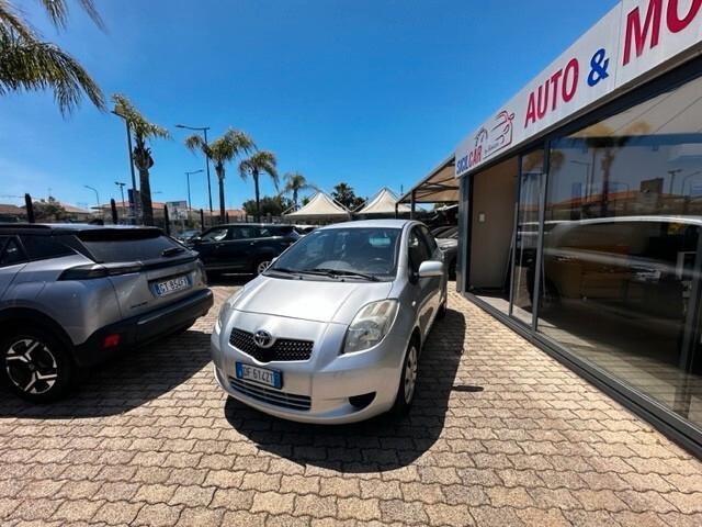 Toyota Yaris 1.0 5 porte Sol