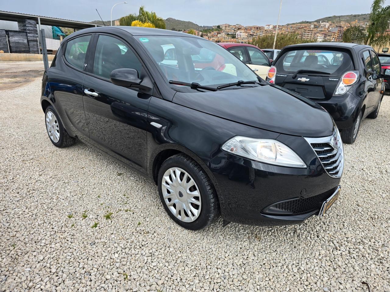 Lancia Ypsilon 1.2 69 CV 5 porte S&S Gold