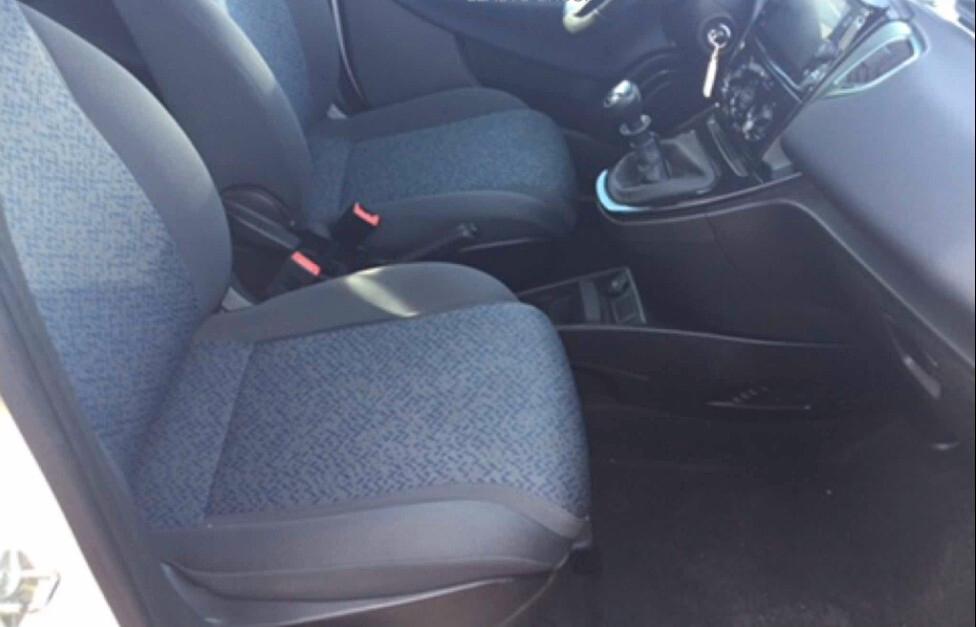 Lancia Ypsilon 1.0 FireFly 5 porte S&S Hybrid Gold