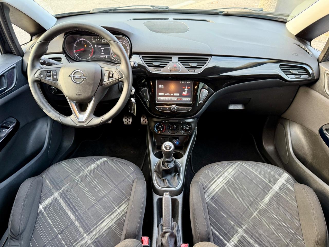 Opel Corsa 1.2 5 porte 2017 total black