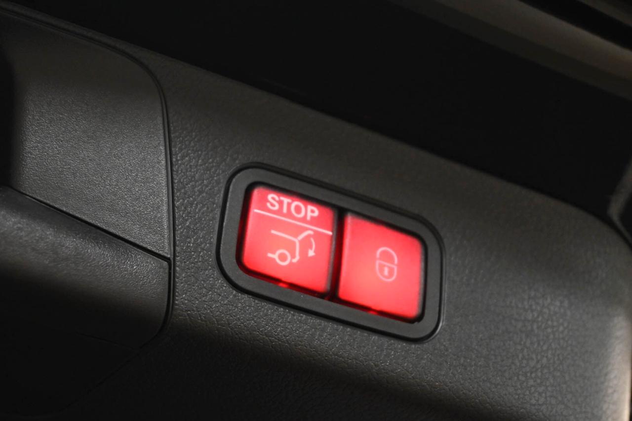 MERCEDES GLB (X247) GLB 200 d Automati...