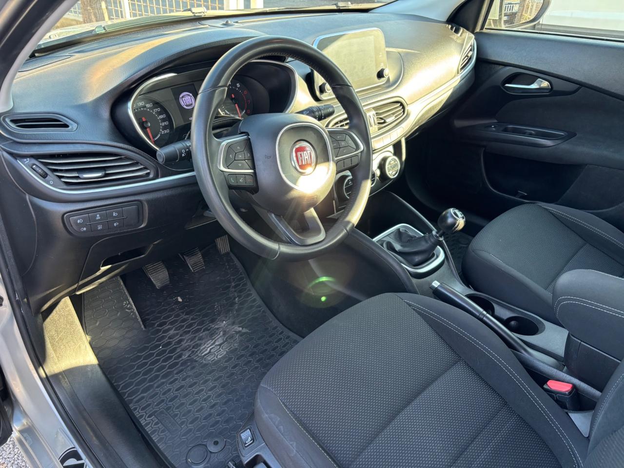 FIAT TIPO 1.4BENZ 5P LOUNGE U-CONNECT