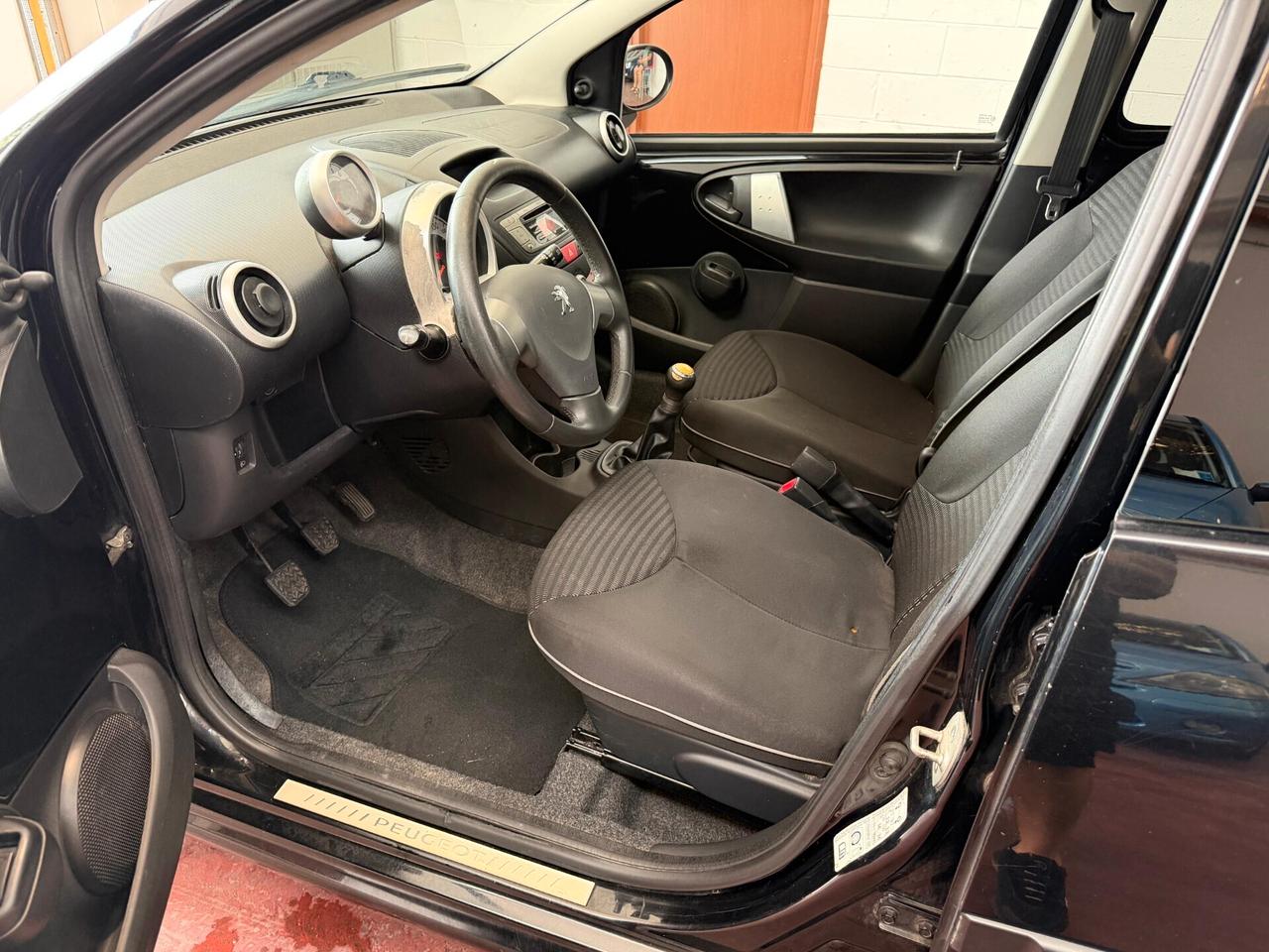 Peugeot 107 1.0 68CV 5p. Superga neopat