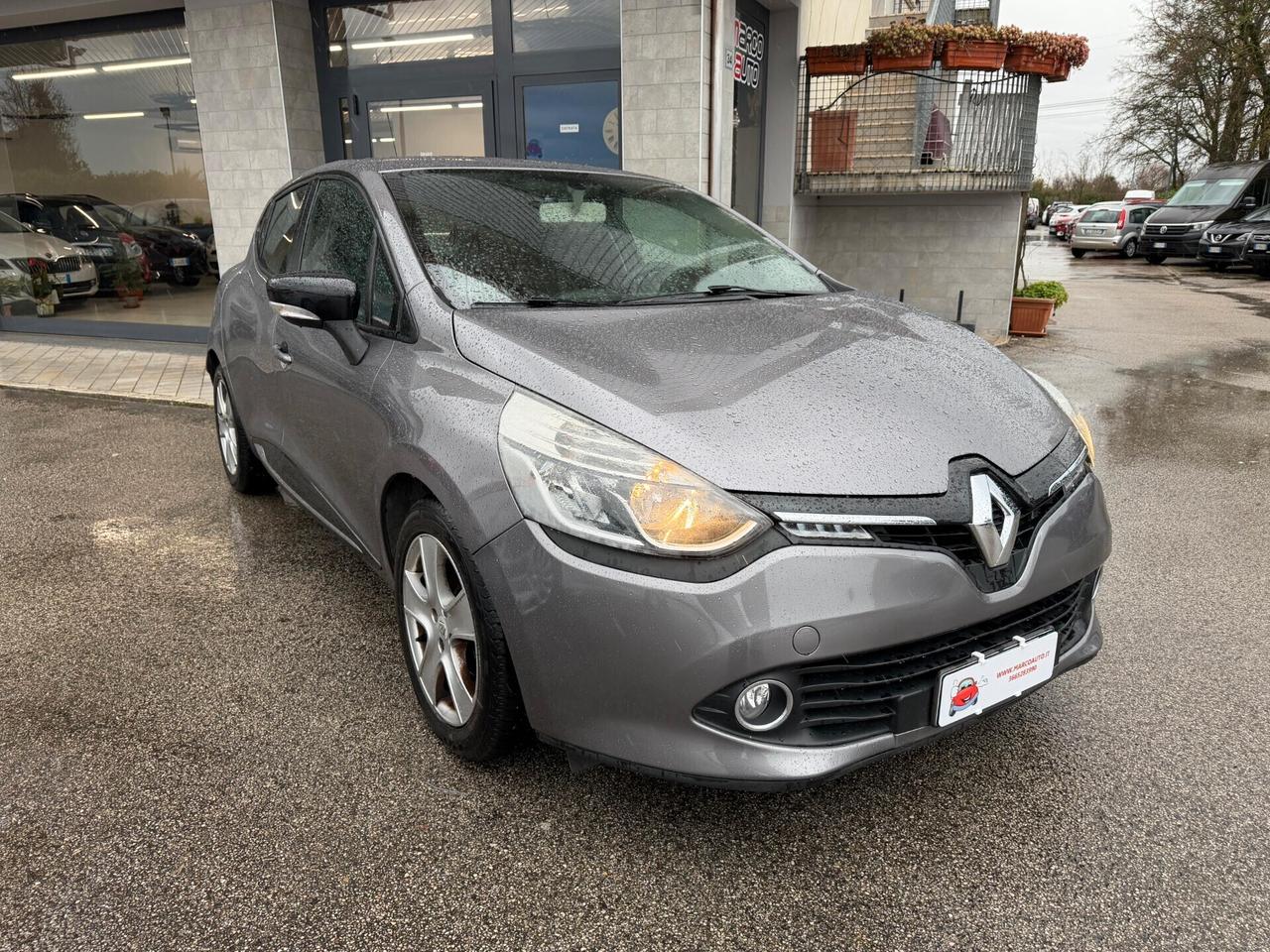Renault Clio 1.2 benzina km 85000 Neopatentati
