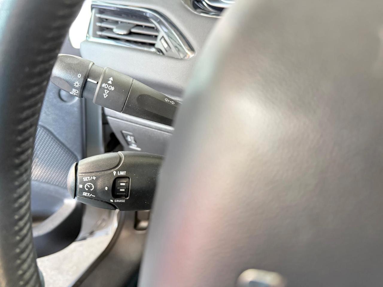 Peugeot 208 BlueHDi 75 S&S 5 porte Active 2016