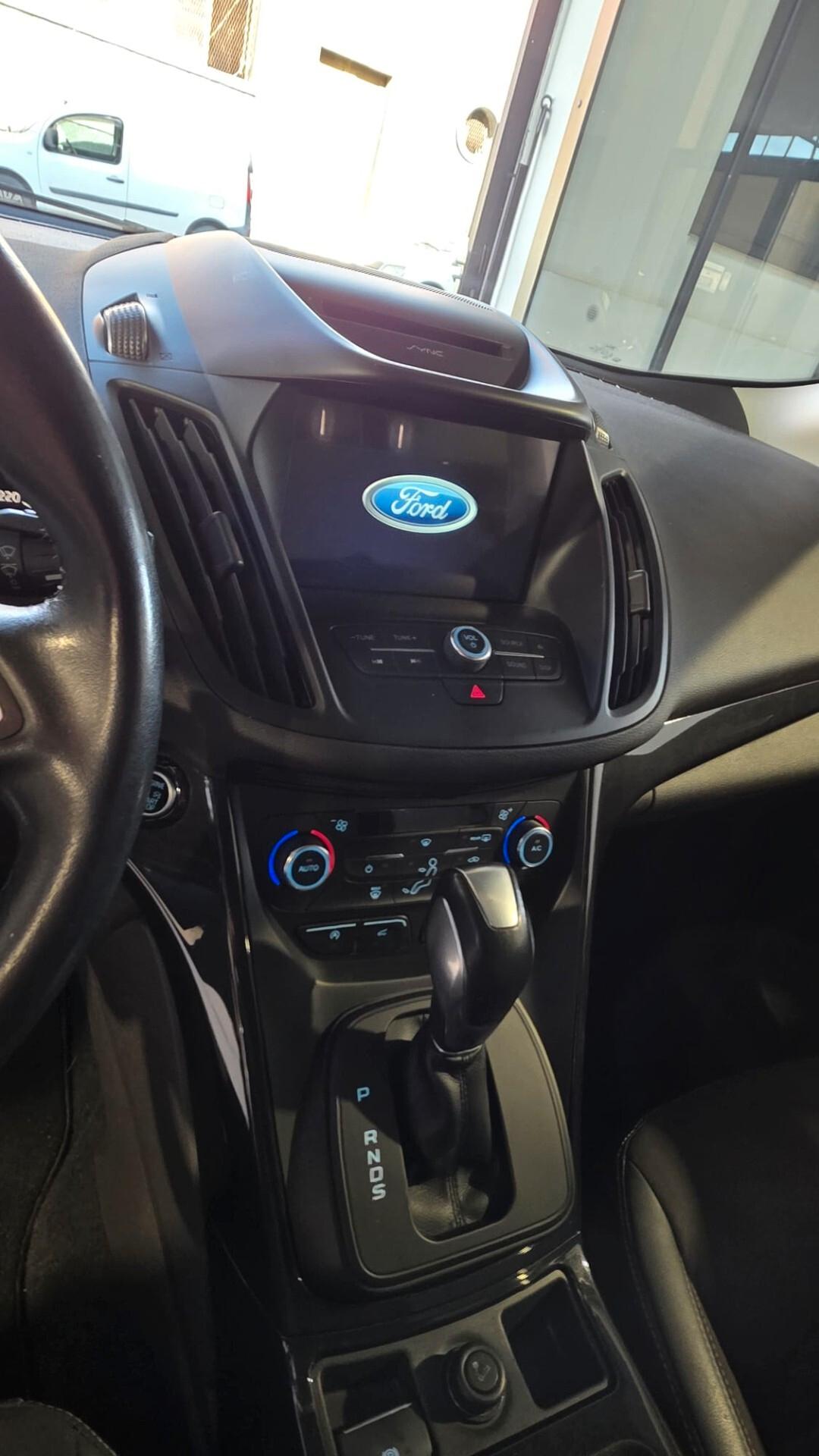 Ford Kuga 2.0 TDCI 150 CV S&S 4WD ST-Line