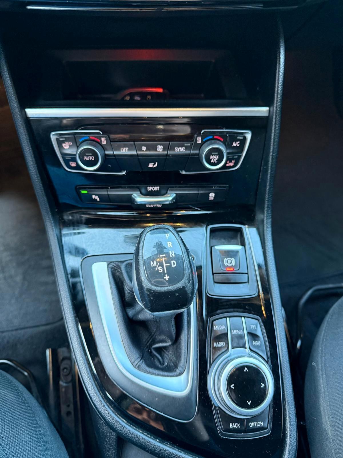 Bmw 2er Active Tourer 218d Luxury