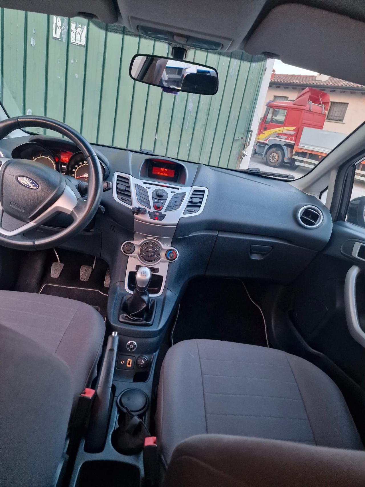 Ford Fiesta 1.4 5 porte Bz.- GPL