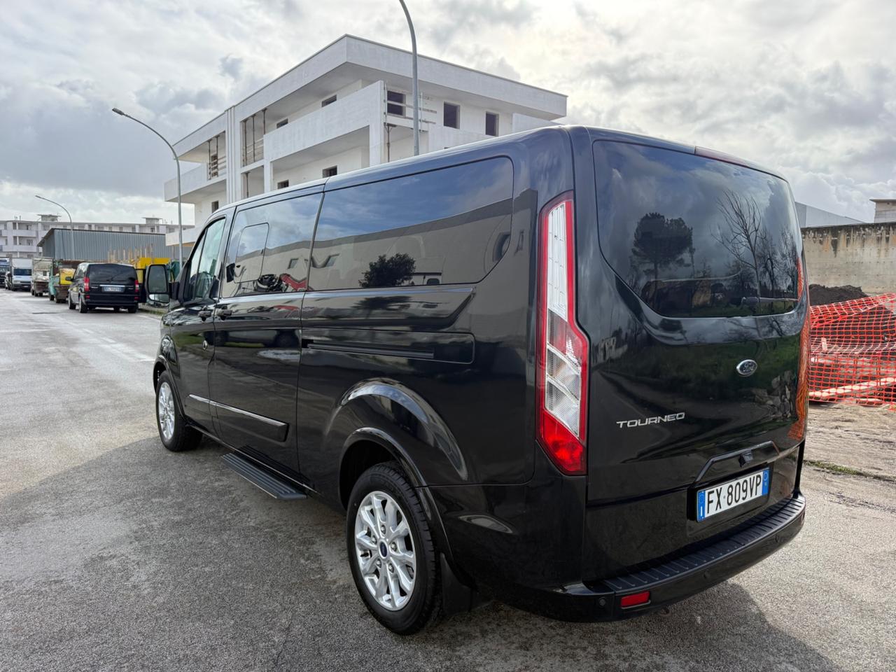 Ford Tourneo Custom 320 2.0 TDCi 185CV MHEV PL Titanium X