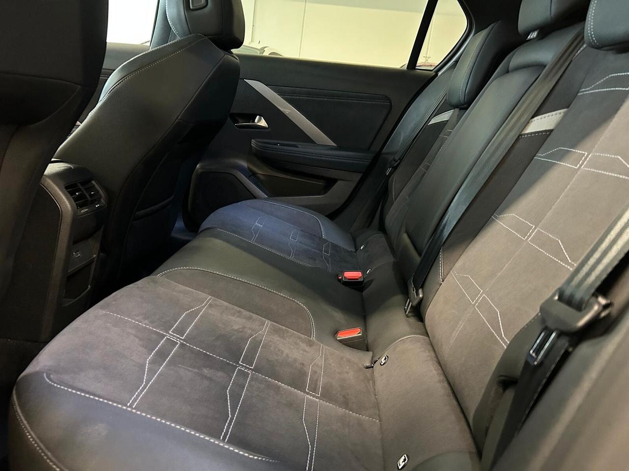 Opel Astra ULTIMATE 1.5 Turbo Diesel AT8 SPOTICAR