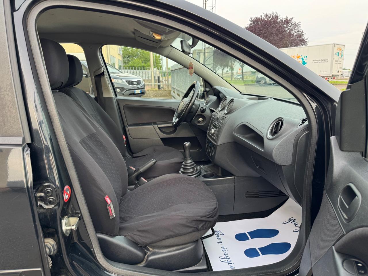 Ford Fiesta 1.2 Benzina. Ok Neopatentati