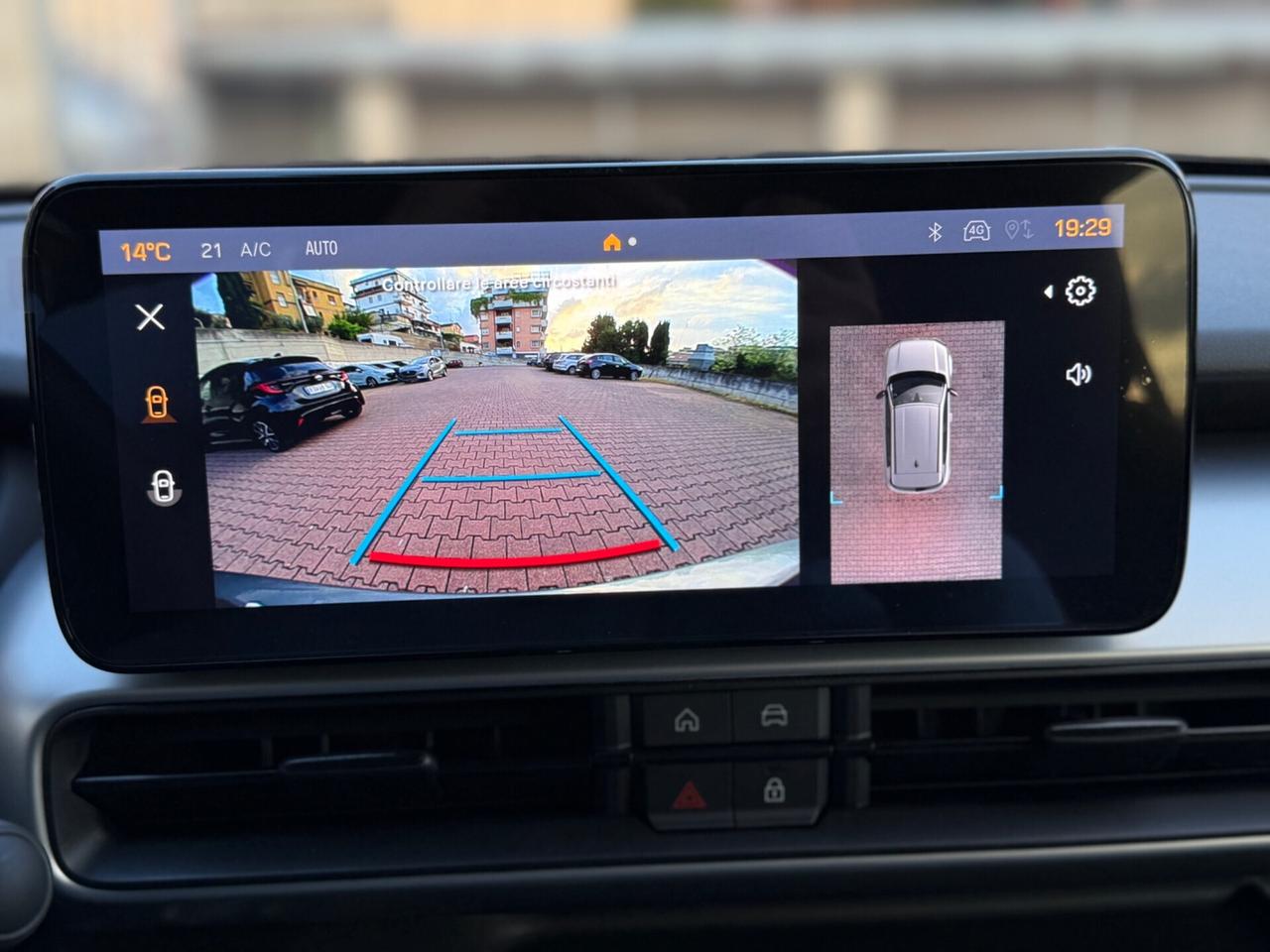 Jeep Avenger 1.2 e-Hybrid 110 cv MHEV Summit