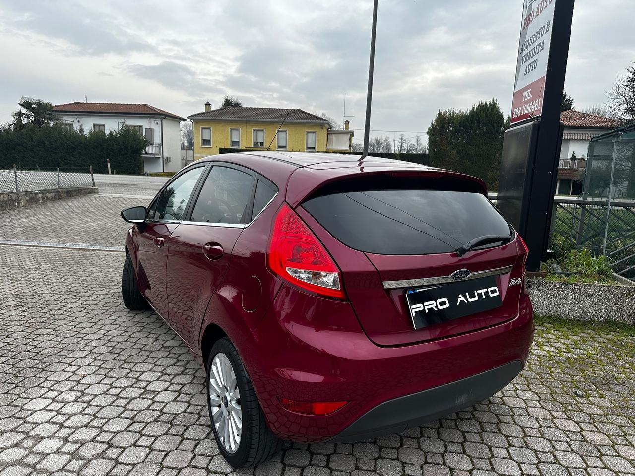 Ford Fiesta 1.4 5 porte Bz.- GPL Titanium