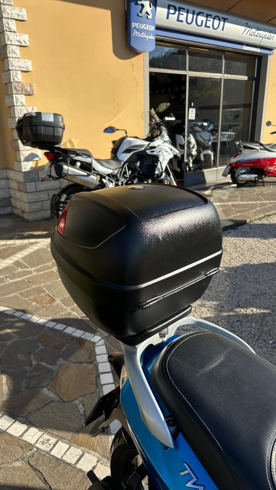 Peugeot Tweet Evo 2 150 Parabrezza e bauletto