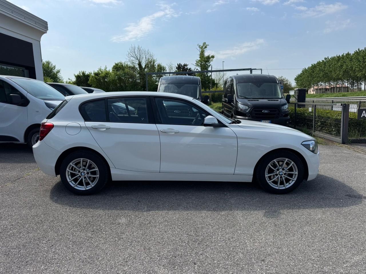 Bmw 116 116i 5p. Urban