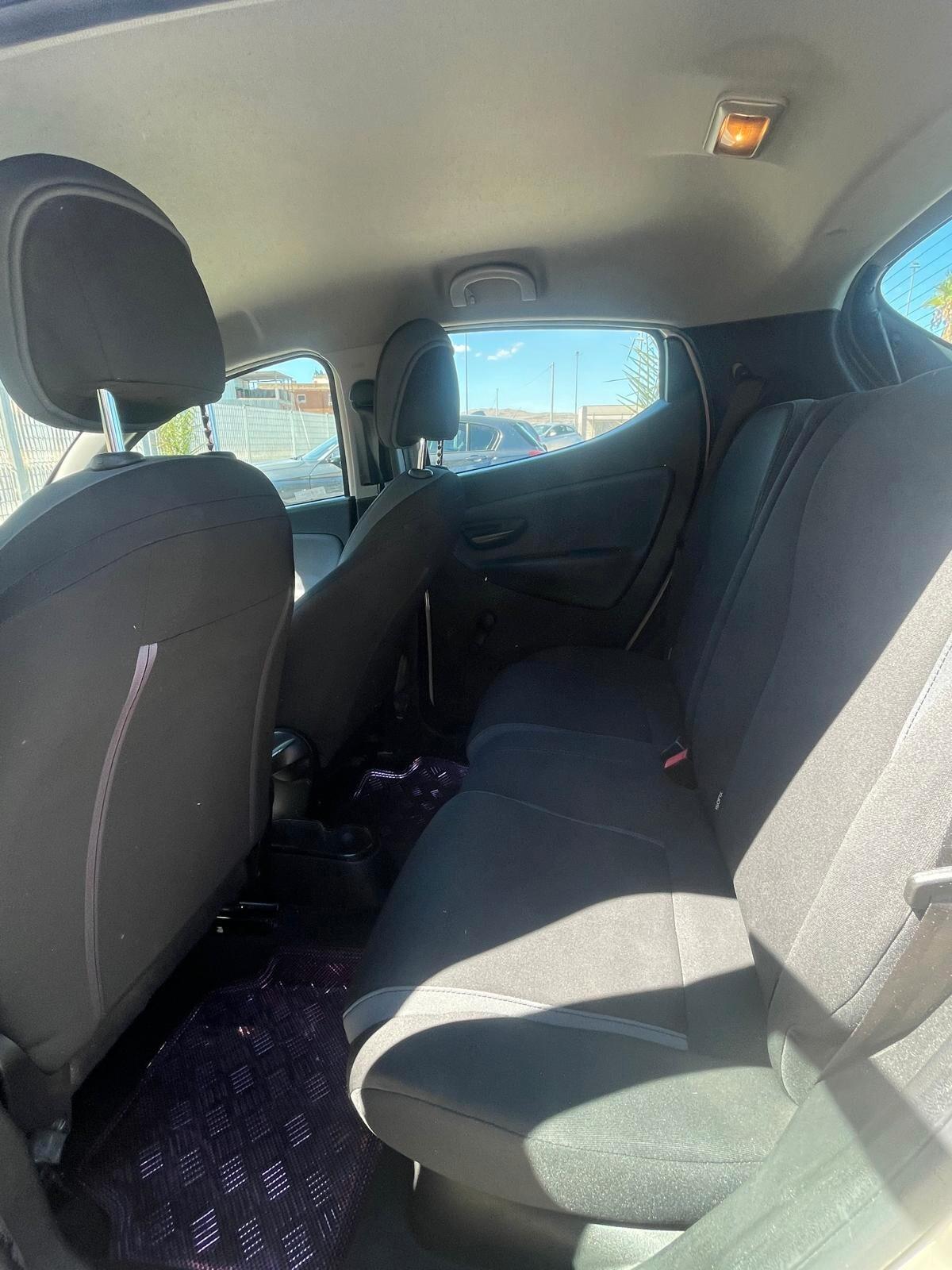 Lancia Ypsilon 1.3 MJT 16V 95 CV 5 porte S&S Silver