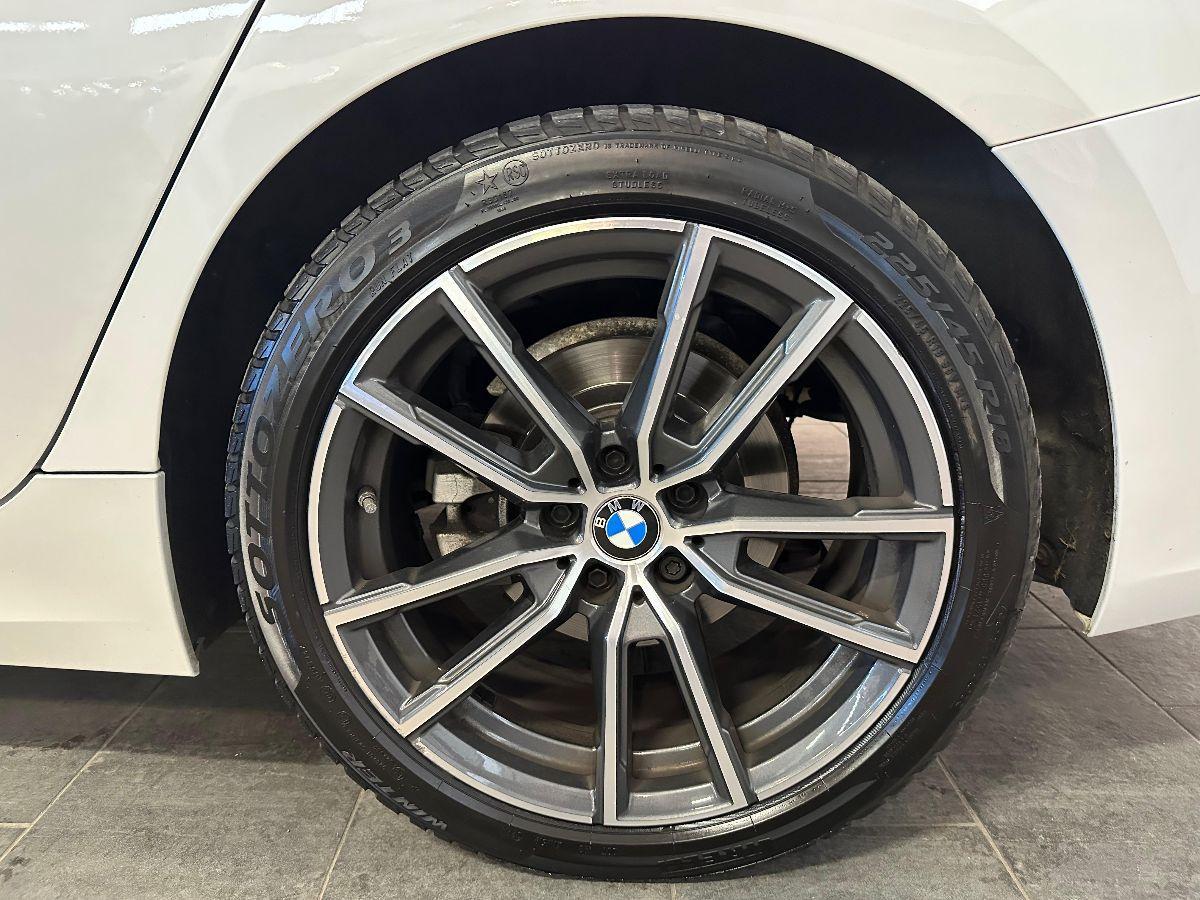 BMW 320d Touring MHEV 48V Luxury - TUTTI TAGLIANDI BMW - RETRO-CAMERA - HEAD UP - FULL