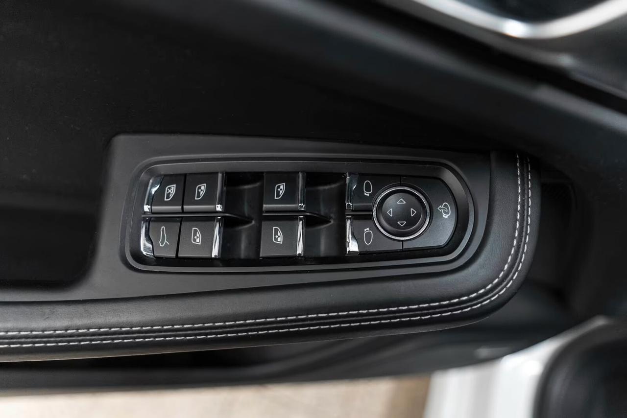 PORSCHE*MACAN*2.0*ACC*BOSE*TETTO*CAMERA*LED*CARPLAY*21"*