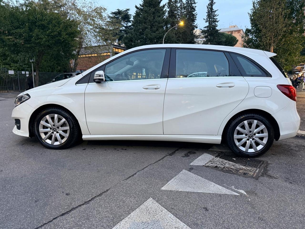 Mercedes-benz B 200 d Automatic Premium