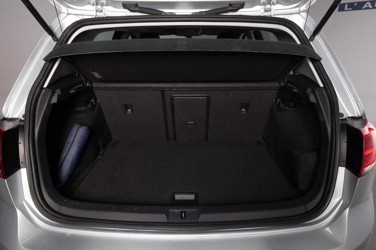 Volkswagen Golf Vii 5p 1.4 Tgi Comfortline 110cv