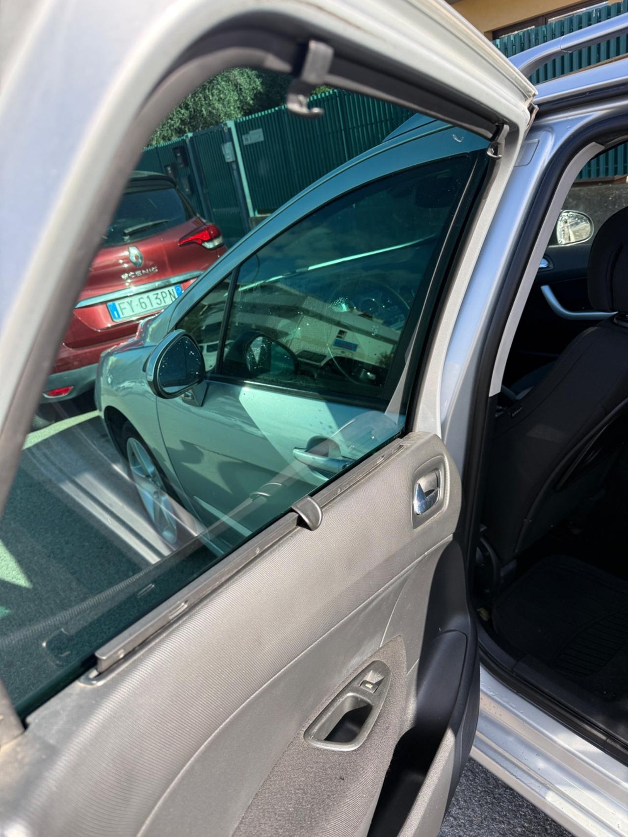 Peugeot 308 1.6 HDi 110CV