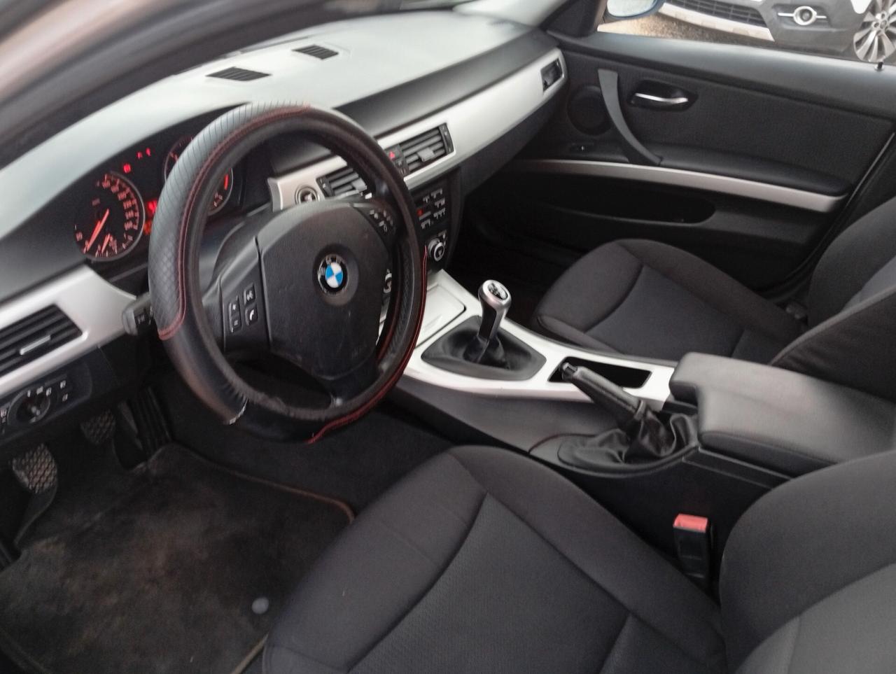 BMW 320 ANNO 2009 DS2.0 KM315MILA