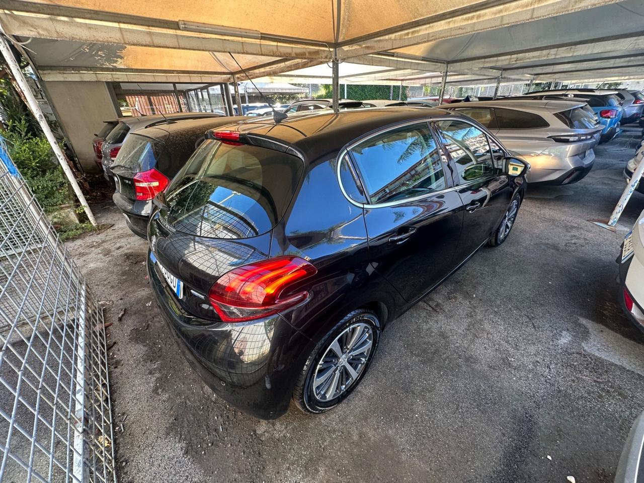 Peugeot 208 PureTech 82 5 porte Allure